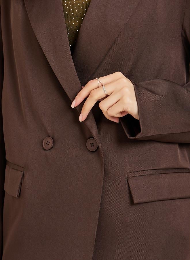 ستايلي بليزر بني بقصة عادية وأزرار مزدوجة - Image 3